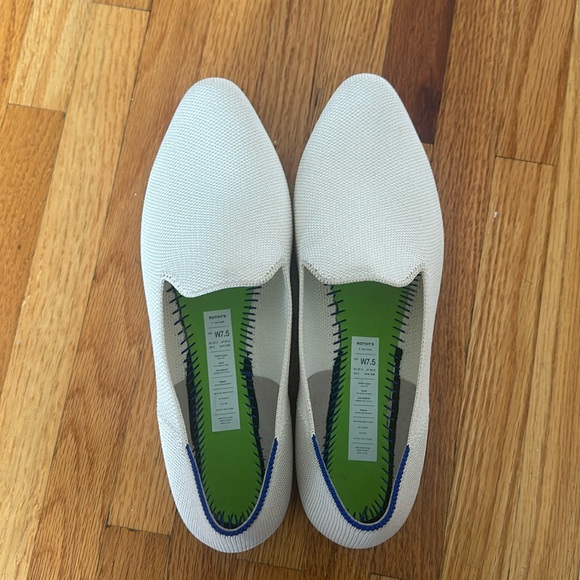 Almond Rothy’s - Picture 1 of 3